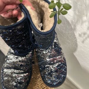 ugg boots, navy sparkly , navy and silver sequins size 7 preloved